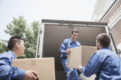 Packing and loading service for homes and flats in North Kensington